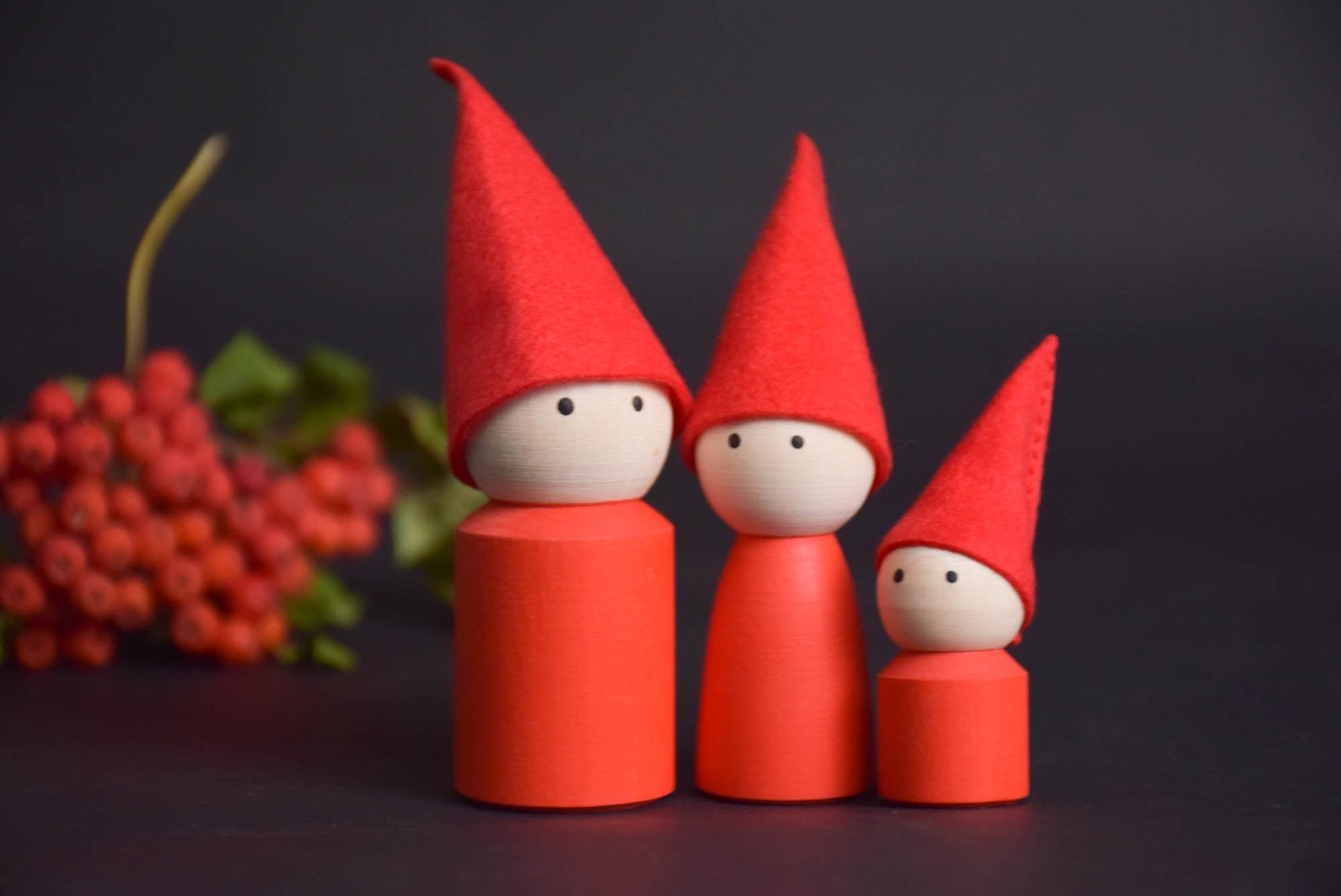 Wood Waldorf Peg Dolls Family