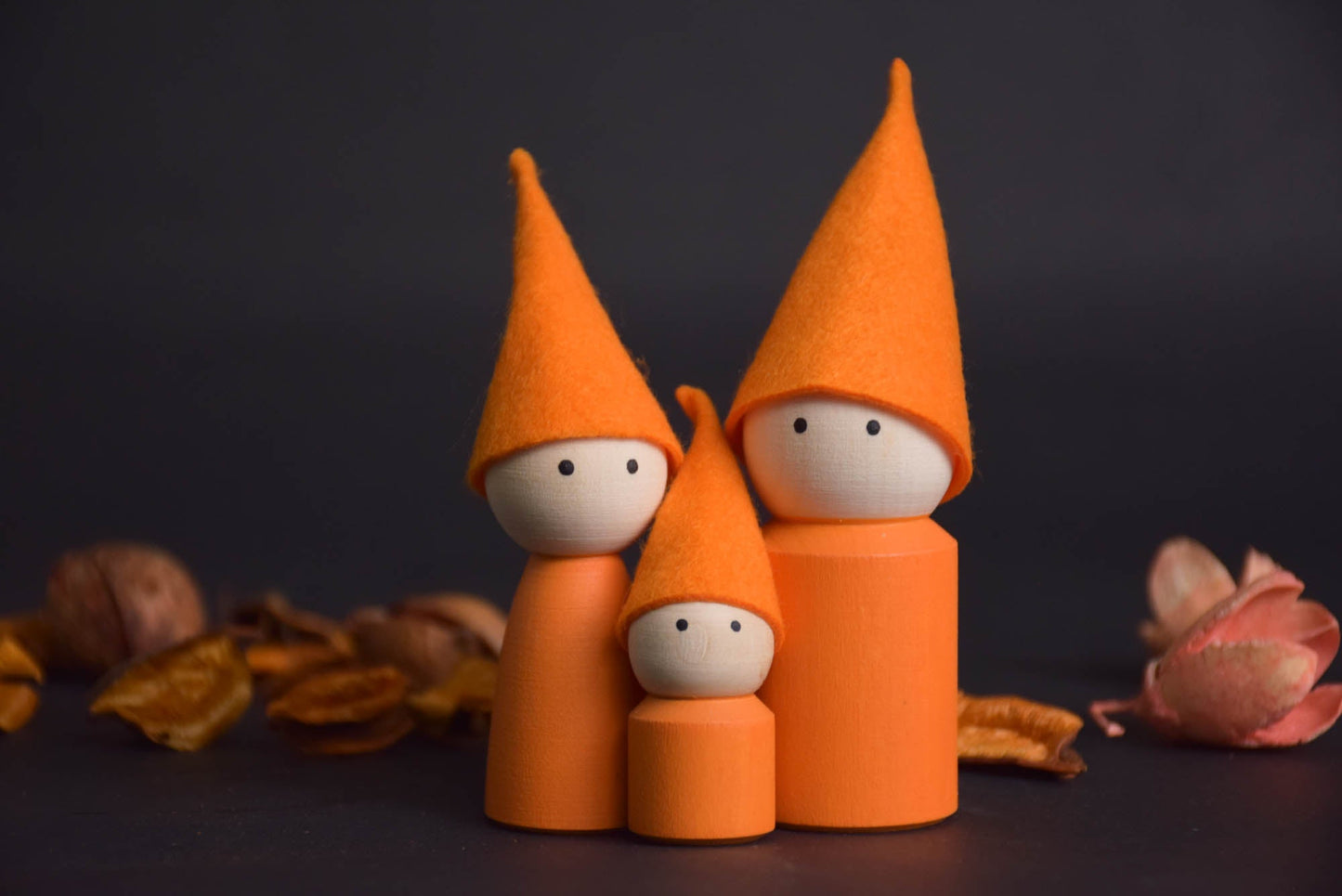 Wood Waldorf Peg Dolls Family