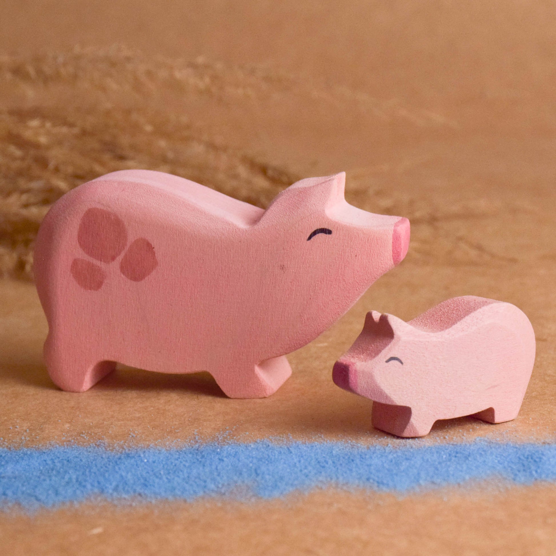 Wooden Farm Animal Figures Set Pig and Piglet Children Toys Handmade Montessori Materials