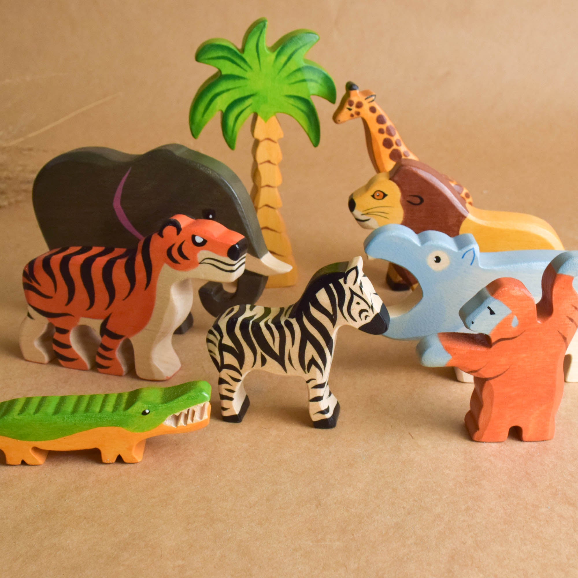 Wooden African African Animals Figurines Set Montessori Safari Jungle Toys