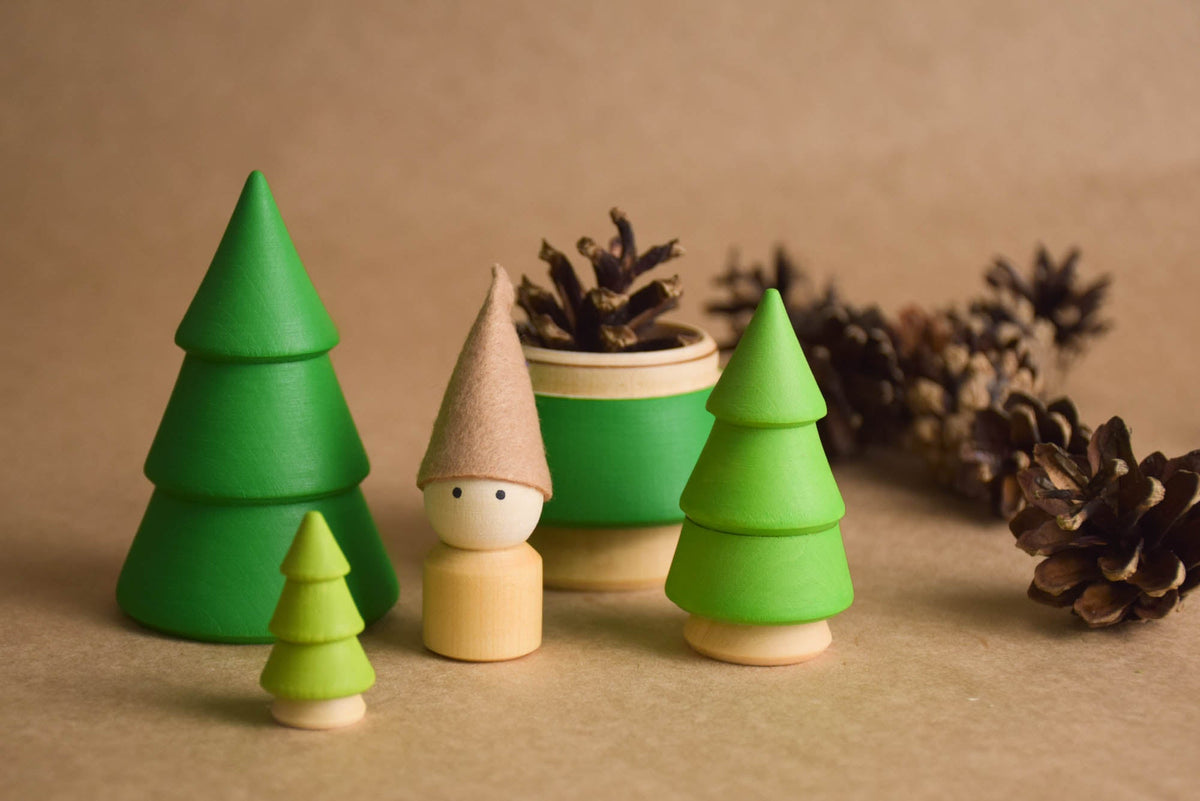 Woodland wooden nesting tree set