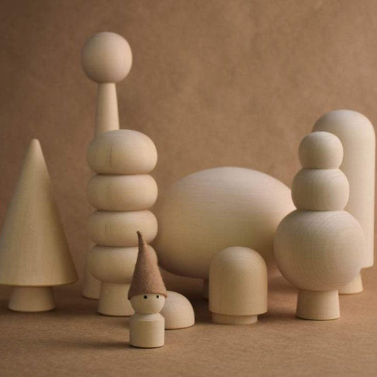 Natural unfinished wooden tree figurines with peg doll