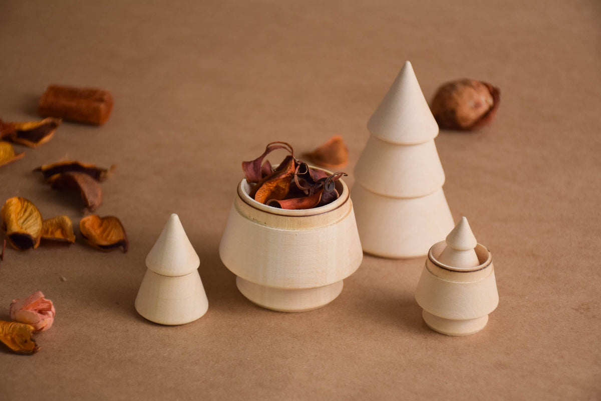 Natural opening tree figures set