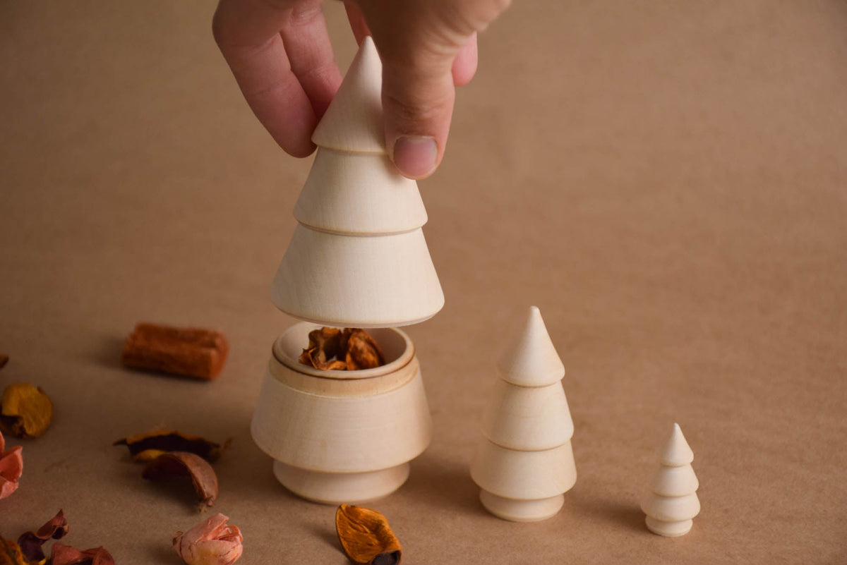 Nesting wooden tree toy set