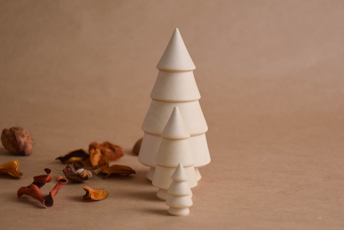 Nesting wooden tree toy set