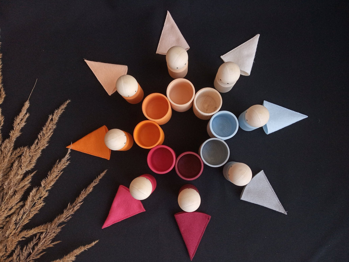 Neutral peg doll and cup color-matching set