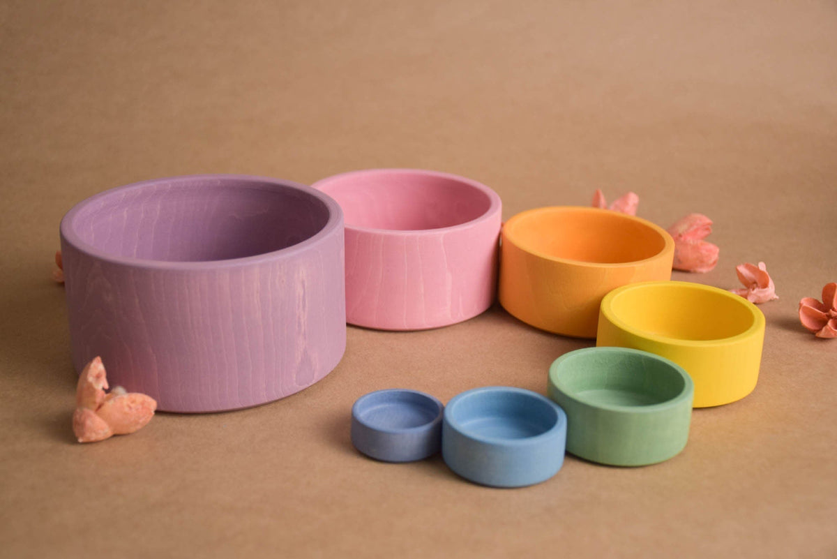 Linden wood nesting cups in pastel shades