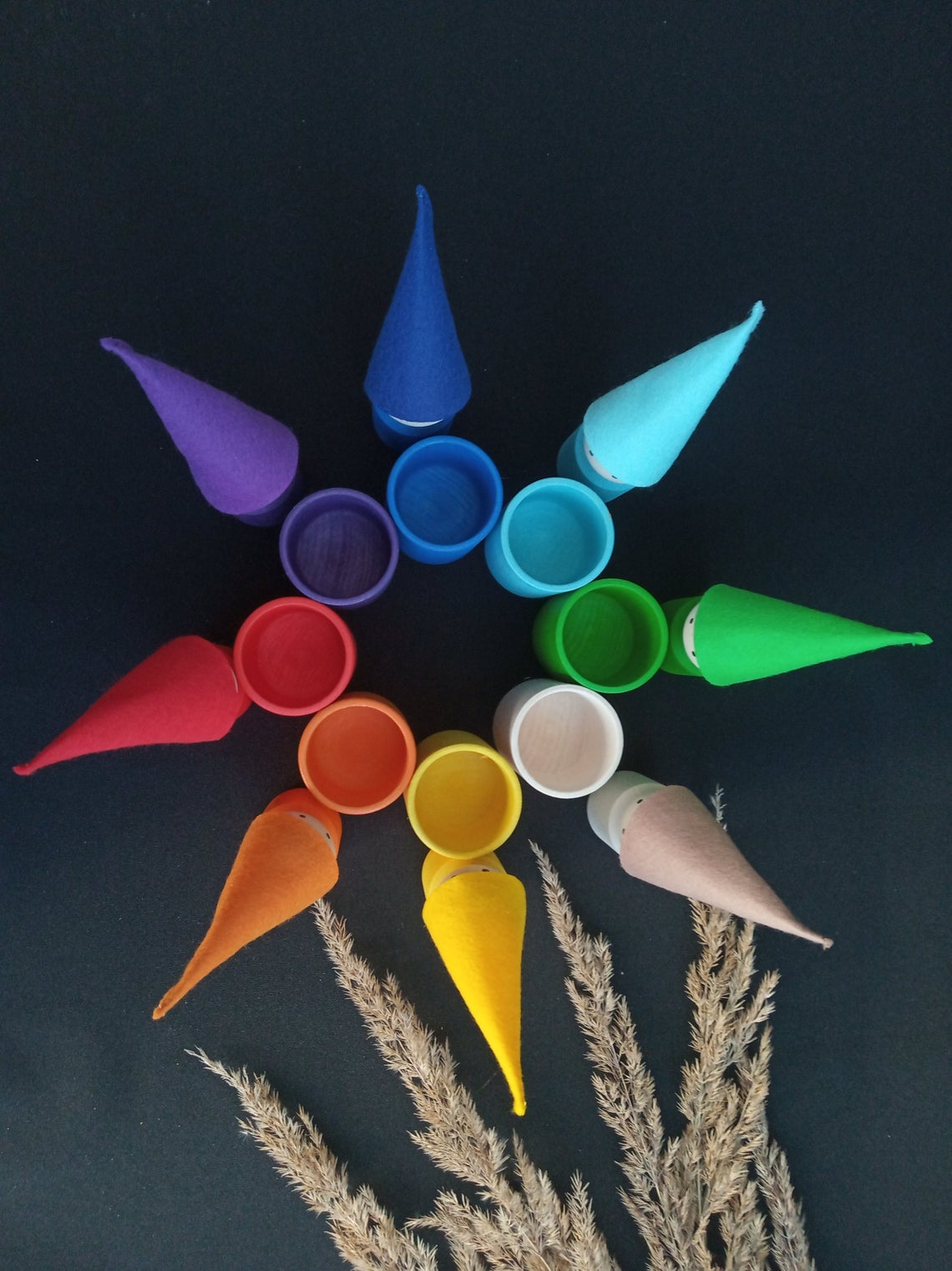 Rainbow peg doll and cup color-matching set